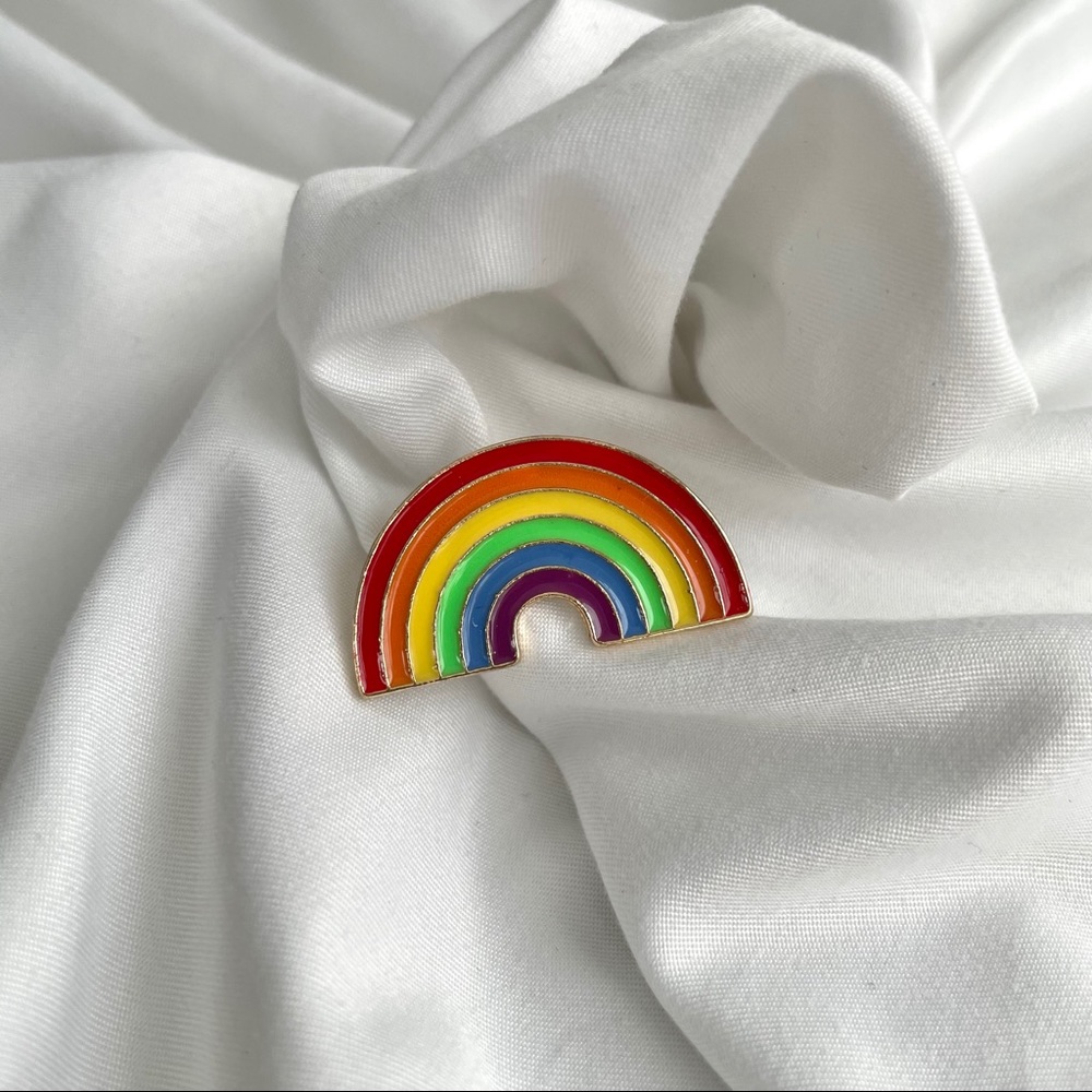 5/$25 Rainbow Pin